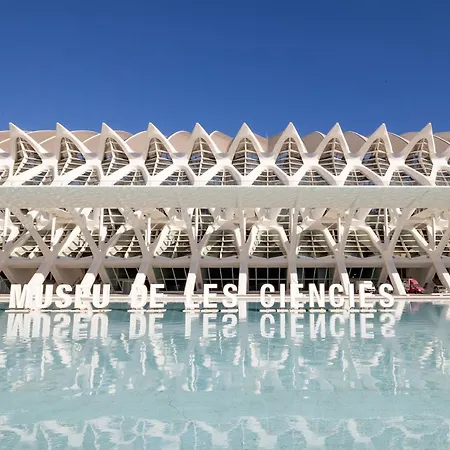 Pm - Loft Espaciosos Estudios Con Terraza Cerca A Artes Y Ciencias 公寓 *